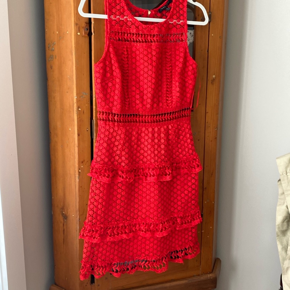 Romeo+Juliet Couture Women’s Red Lace Midi Sleeveless Dress. Size S.